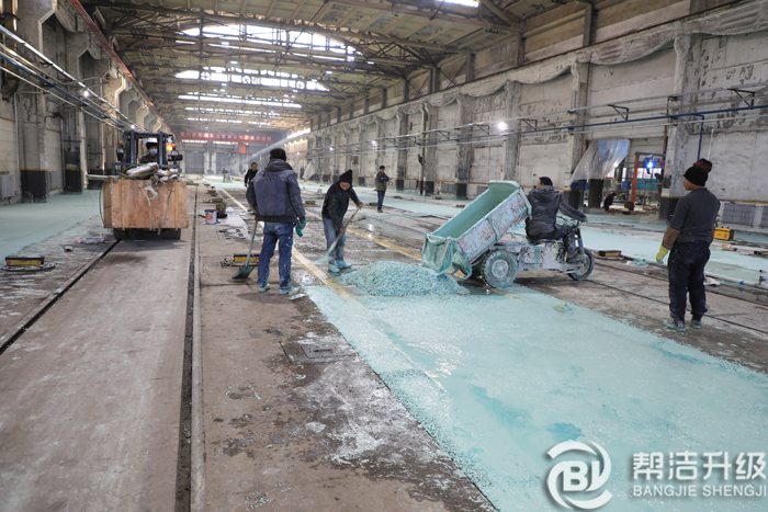 現(xiàn)澆水磨石施工現(xiàn)場 現(xiàn)澆水磨石施工現(xiàn)場